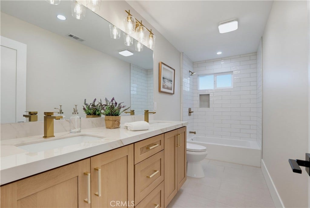 1195 N Lincoln, Orange, CA 92867 1195 N Lincoln, Orange, CA 92867