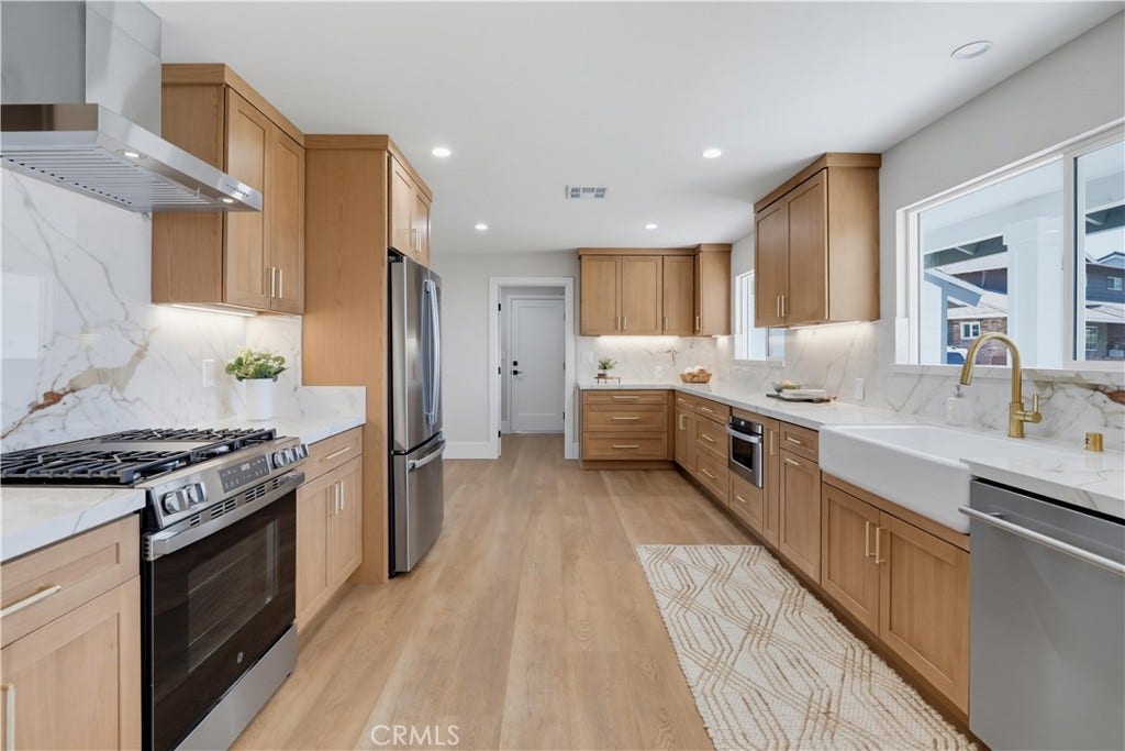 1195 N Lincoln, Orange, CA 92867 1195 N Lincoln, Orange, CA 92867