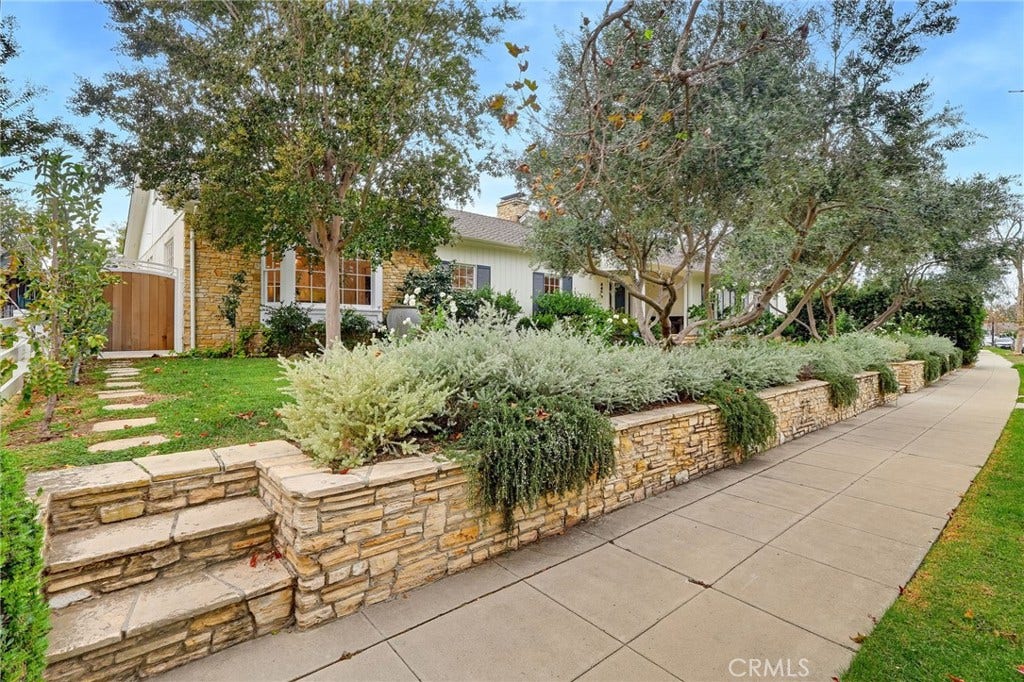 4455 California Avenue, Long Beach, CA 90807 4455 California Avenue, Long Beach, CA 90807