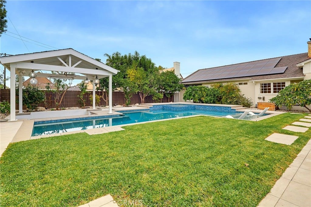 4455 California Avenue, Long Beach, CA 90807 4455 California Avenue, Long Beach, CA 90807