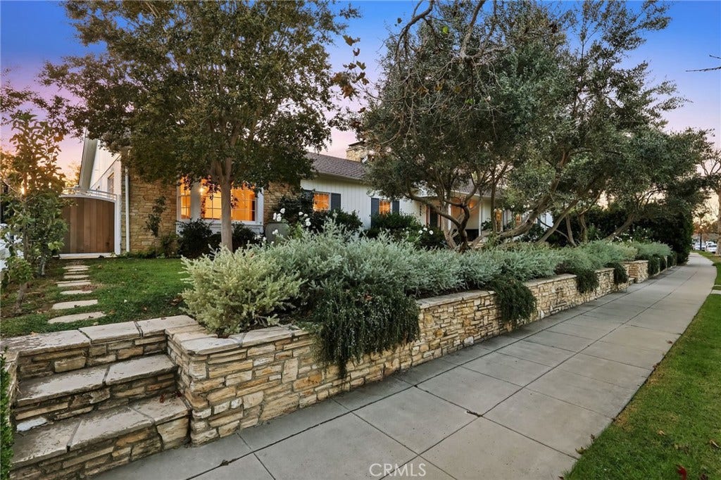 4455 California Avenue, Long Beach, CA 90807 4455 California Avenue, Long Beach, CA 90807