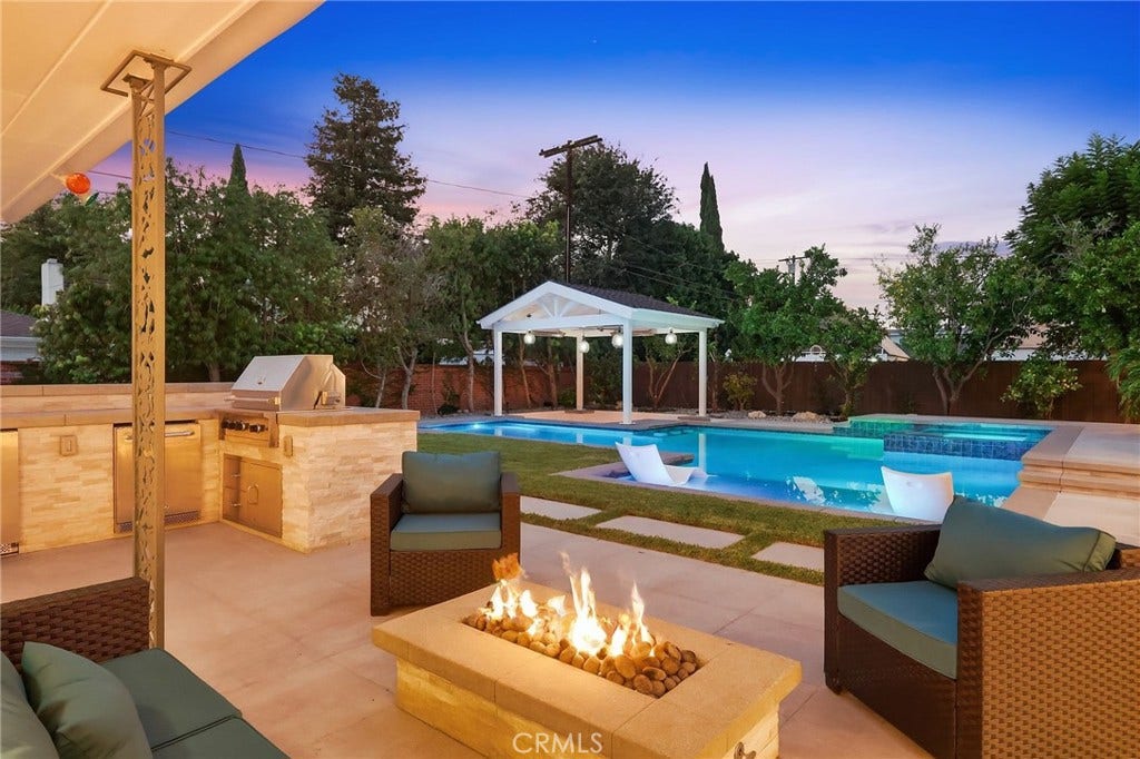 4455 California Avenue, Long Beach, CA 90807 4455 California Avenue, Long Beach, CA 90807