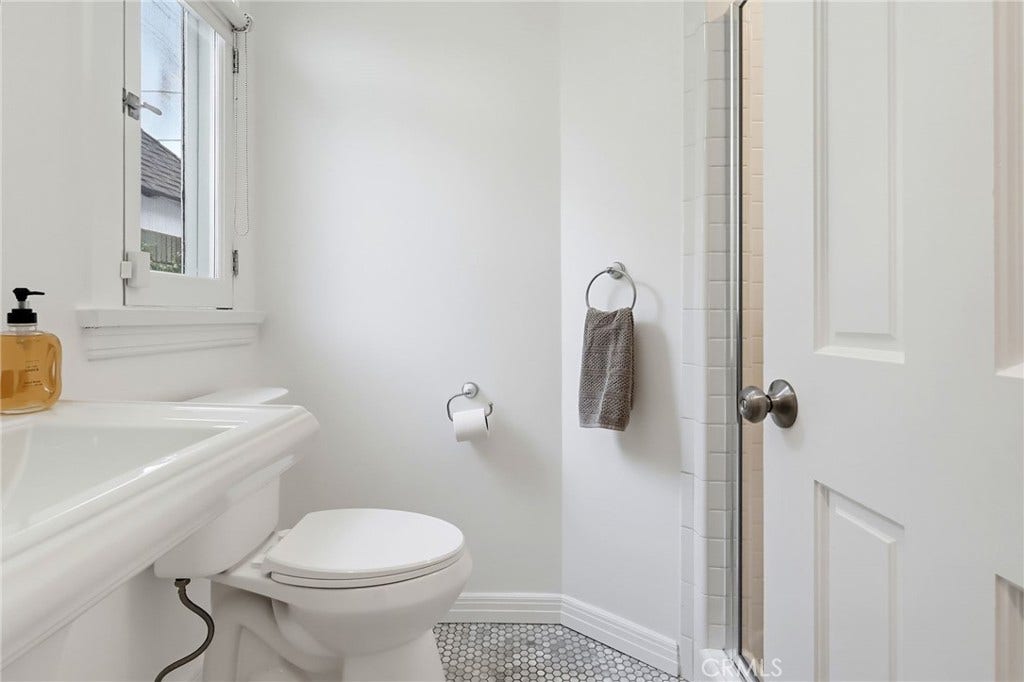4455 California Avenue, Long Beach, CA 90807 4455 California Avenue, Long Beach, CA 90807