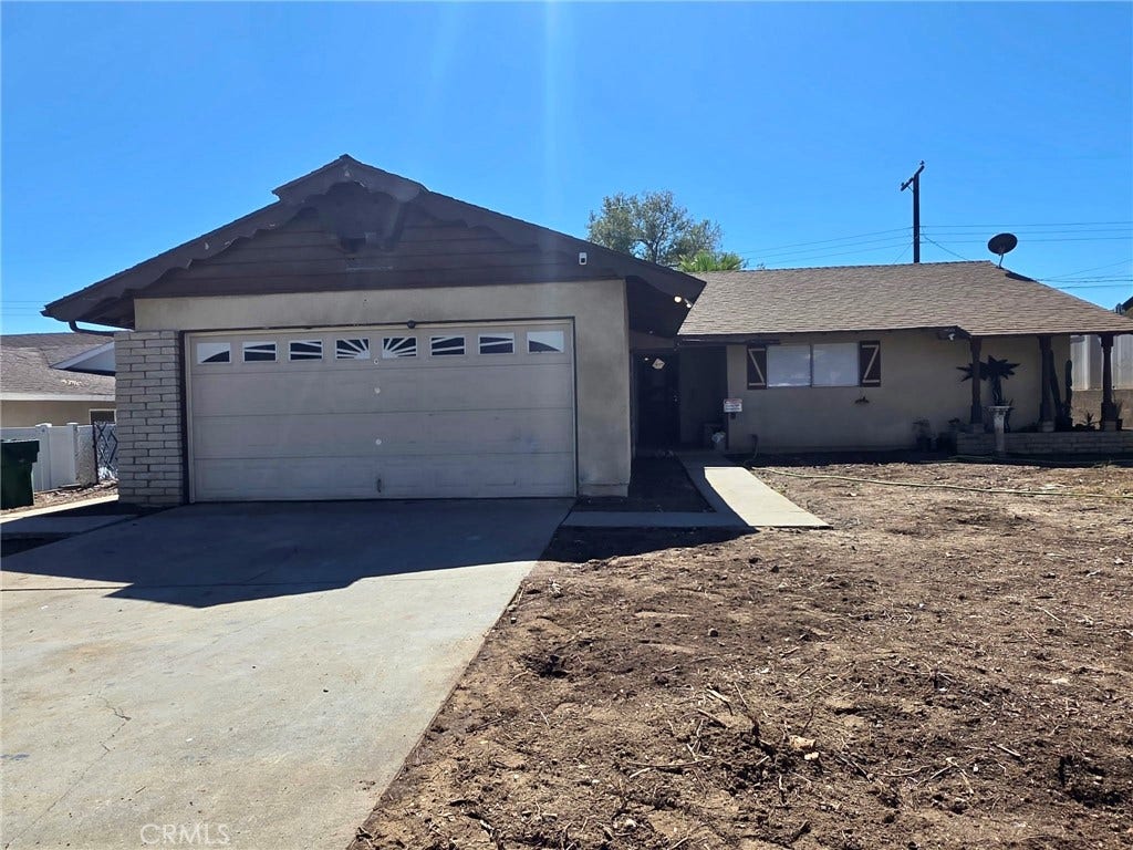 992 W Hoffer, Banning, CA 92220 992 W Hoffer, Banning, CA 92220