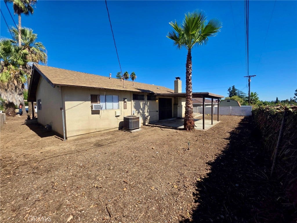992 W Hoffer, Banning, CA 92220 992 W Hoffer, Banning, CA 92220
