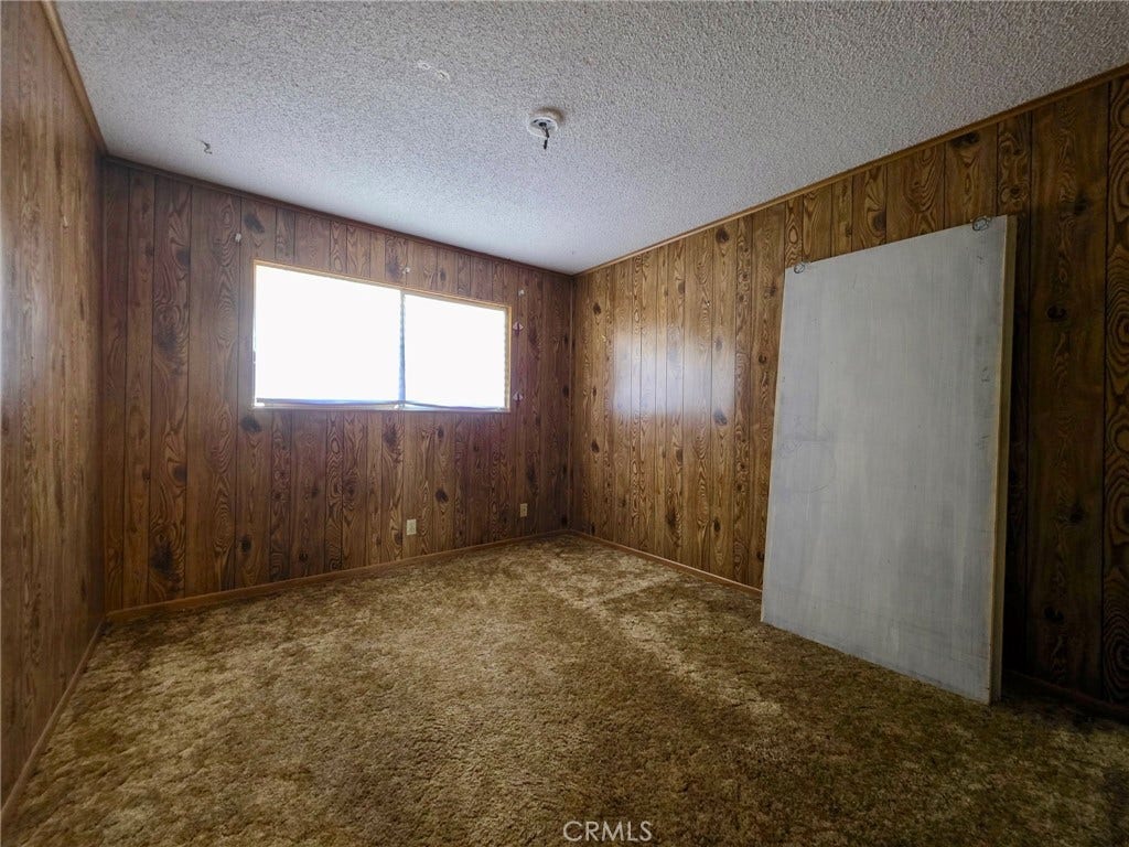 992 W Hoffer, Banning, CA 92220 992 W Hoffer, Banning, CA 92220