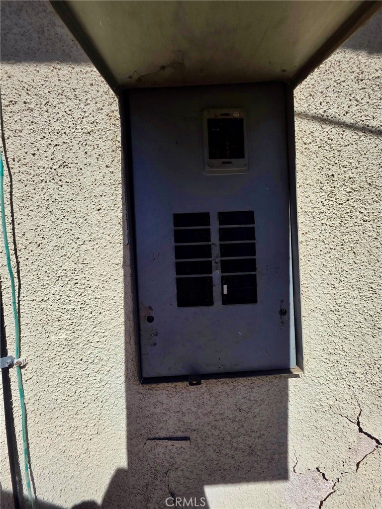 992 W Hoffer, Banning, CA 92220 992 W Hoffer, Banning, CA 92220