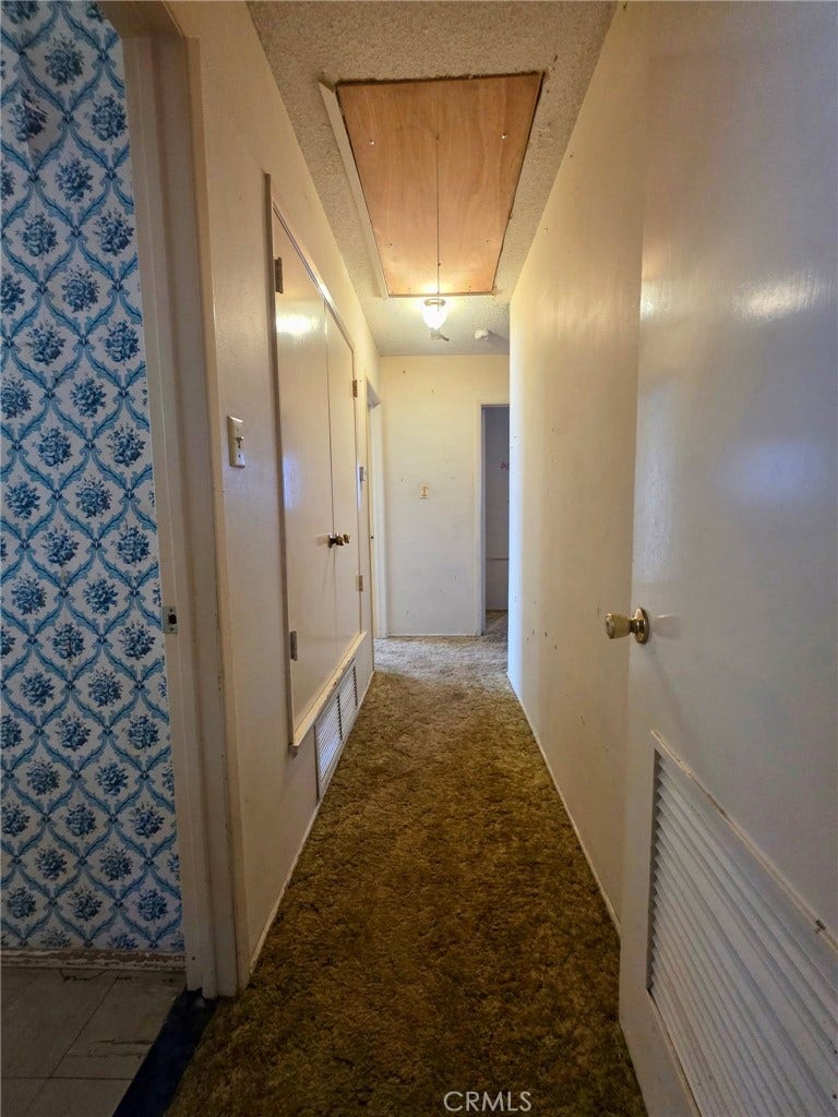 992 W Hoffer, Banning, CA 92220 992 W Hoffer, Banning, CA 92220