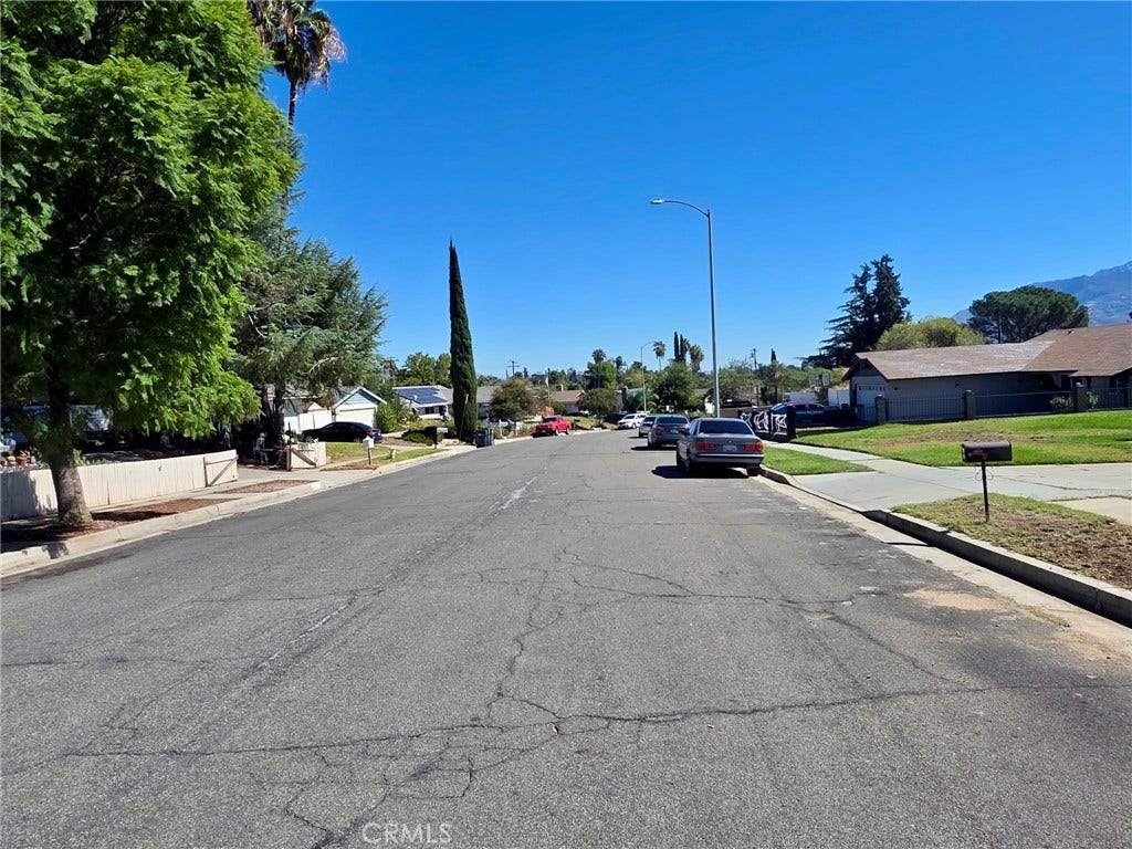992 W Hoffer, Banning, CA 92220 992 W Hoffer, Banning, CA 92220