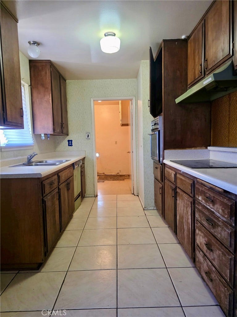 992 W Hoffer, Banning, CA 92220 992 W Hoffer, Banning, CA 92220