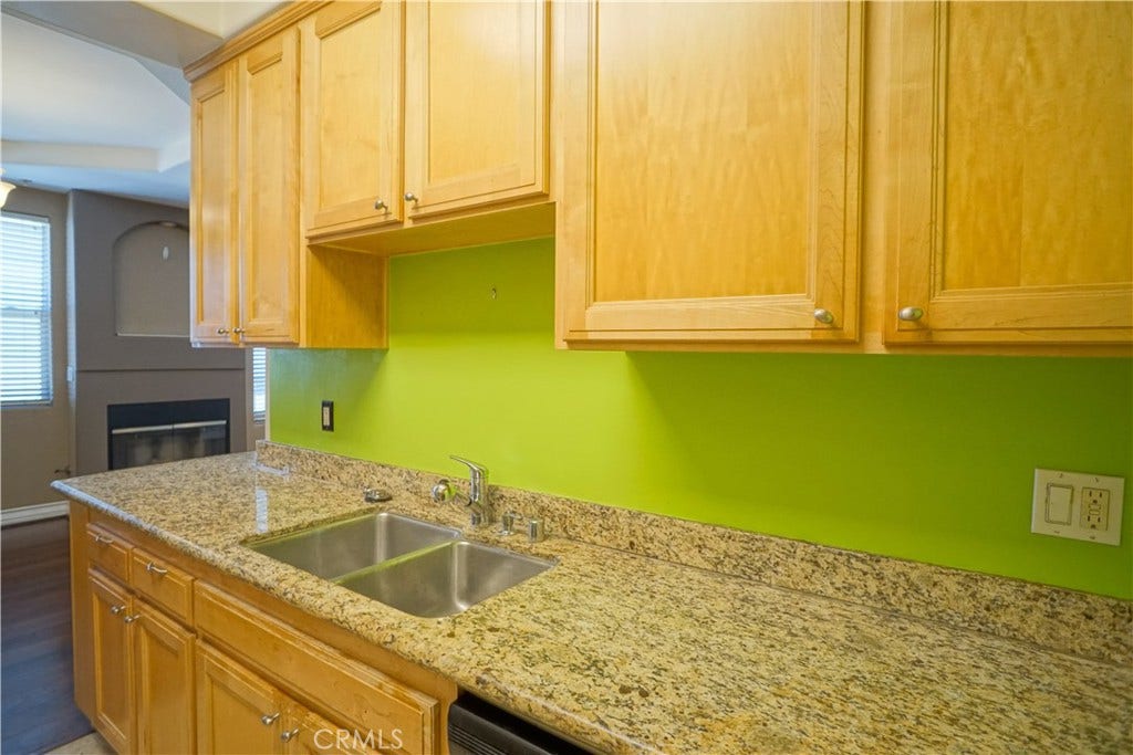 10623 Moorpark, North Hollywood, CA 91602 10623 Moorpark, North Hollywood, CA 91602