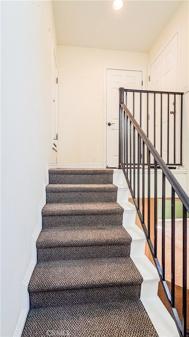 10623 Moorpark, North Hollywood, CA 91602 10623 Moorpark, North Hollywood, CA 91602