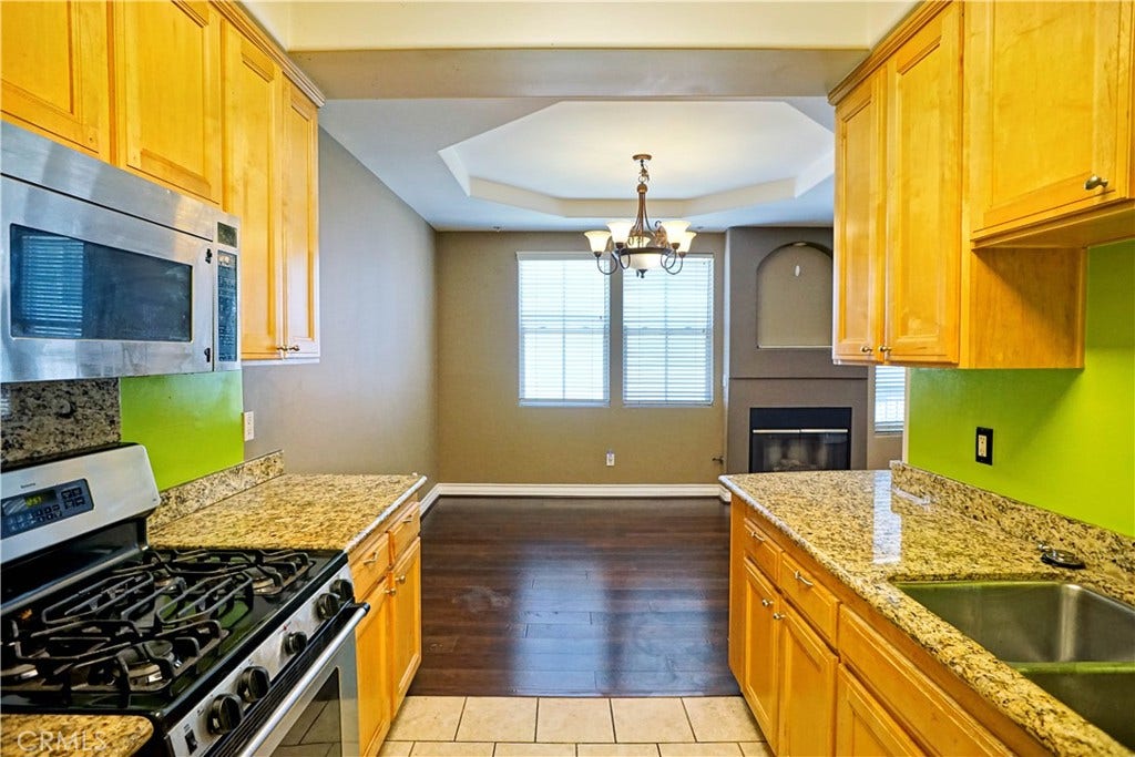 10623 Moorpark, North Hollywood, CA 91602 10623 Moorpark, North Hollywood, CA 91602