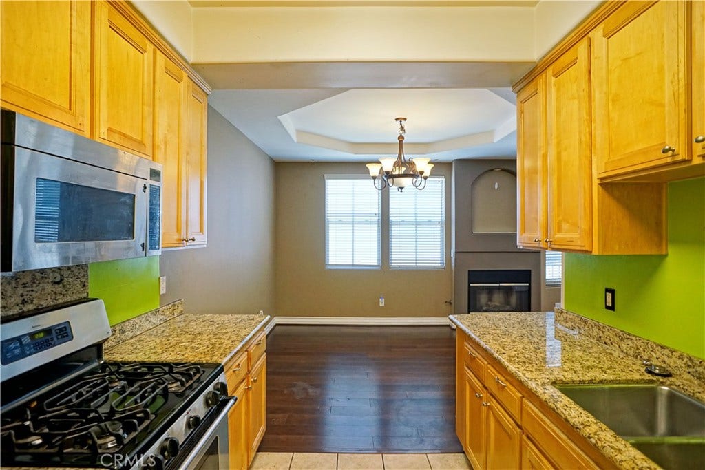 10623 Moorpark, North Hollywood, CA 91602 10623 Moorpark, North Hollywood, CA 91602