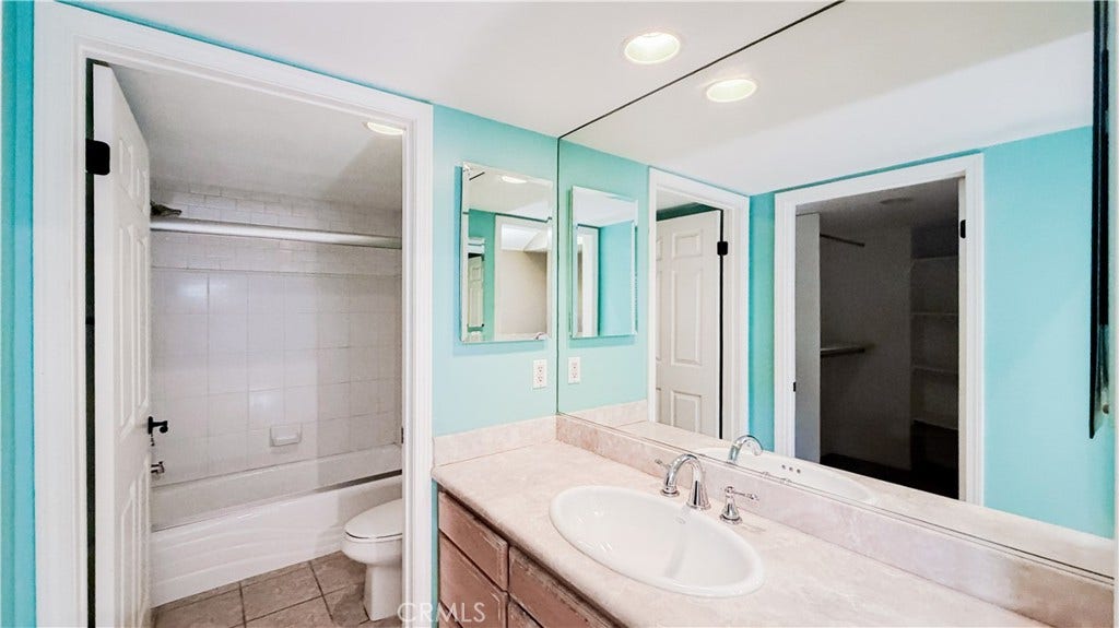 10623 Moorpark, North Hollywood, CA 91602 10623 Moorpark, North Hollywood, CA 91602