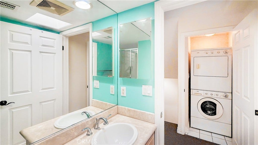 10623 Moorpark, North Hollywood, CA 91602 10623 Moorpark, North Hollywood, CA 91602