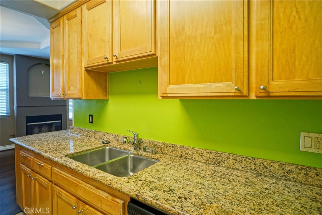 10623 Moorpark, North Hollywood, CA 91602 10623 Moorpark, North Hollywood, CA 91602