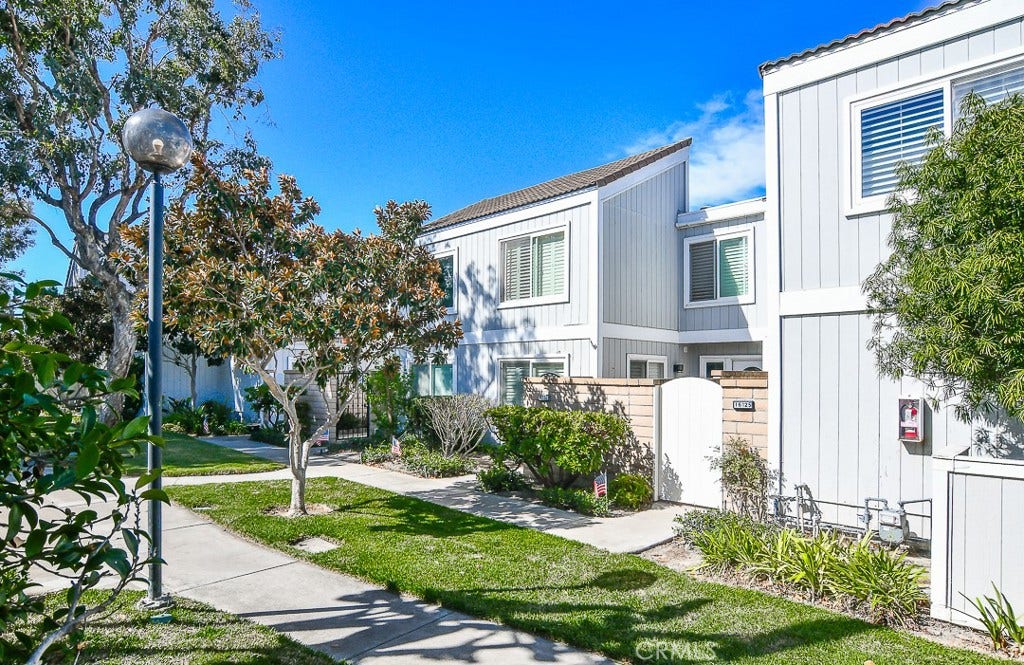 16125 Saint Croix Circle, Huntington Beach, CA 92649