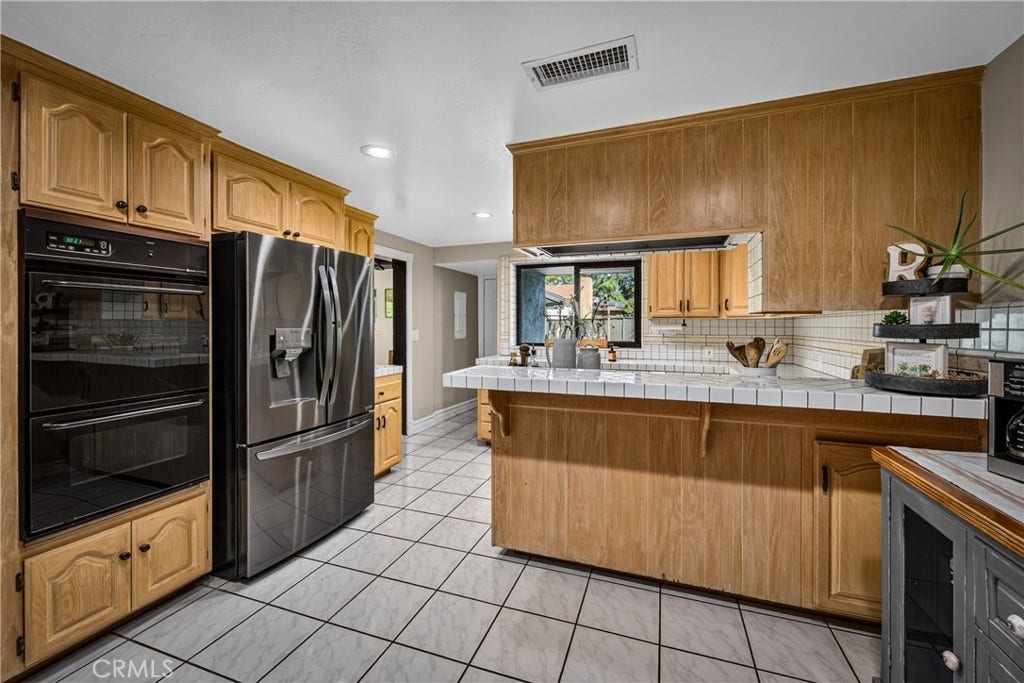 963 Bryant, Calimesa, CA 92320 Kitchen