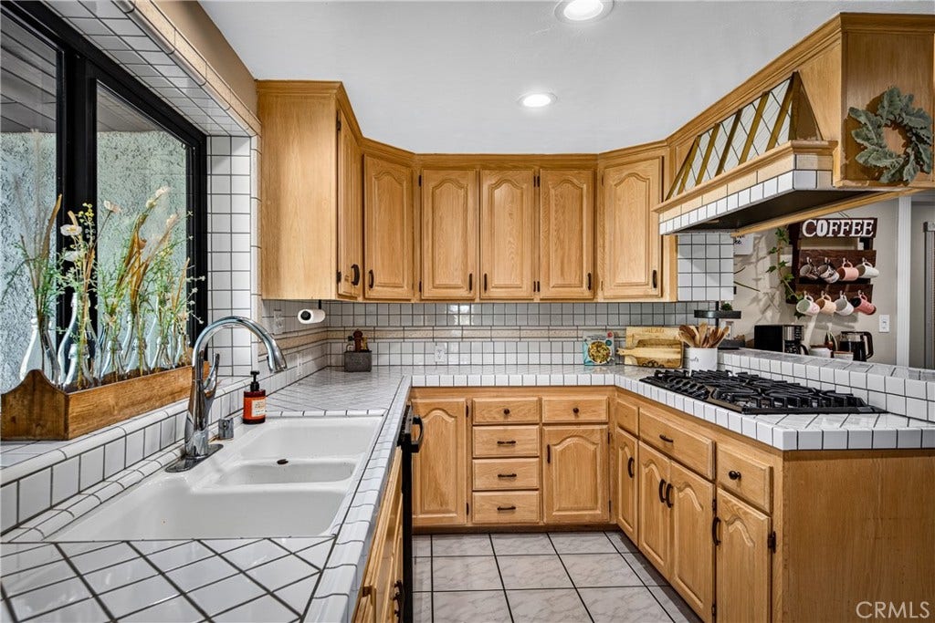 963 Bryant, Calimesa, CA 92320 Kitchen