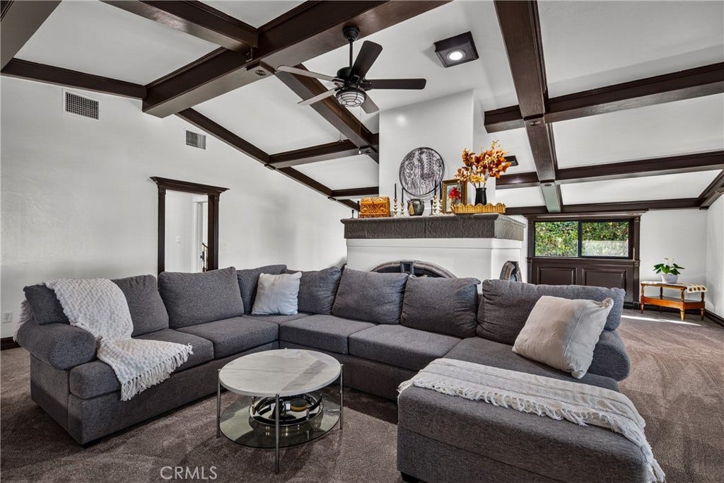 963 Bryant, Calimesa, CA 92320 Living room