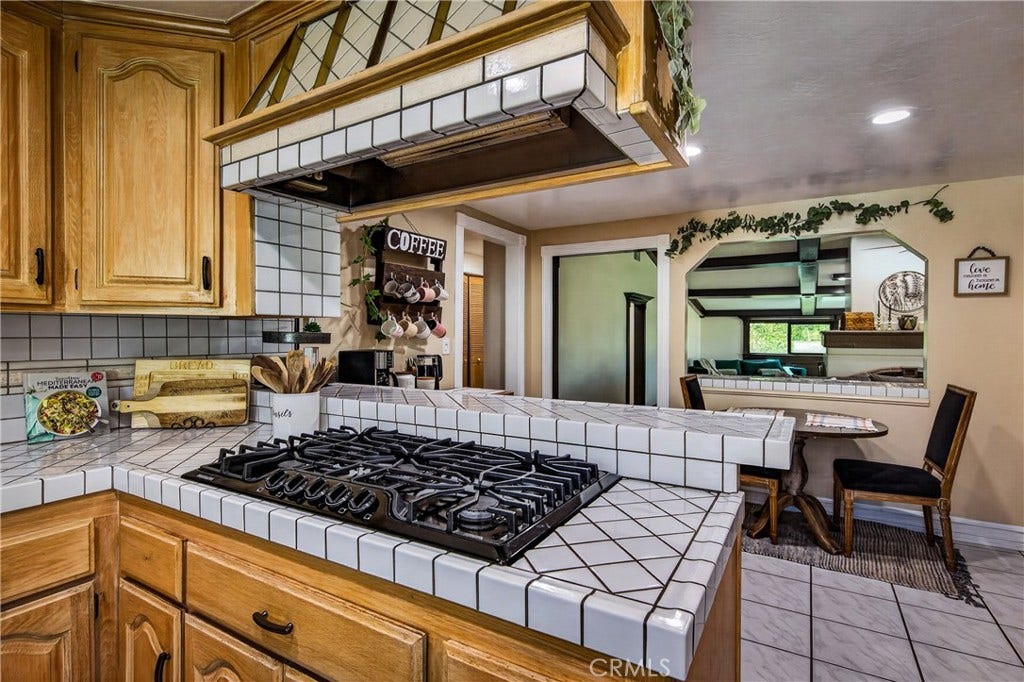 963 Bryant, Calimesa, CA 92320 Kitchen