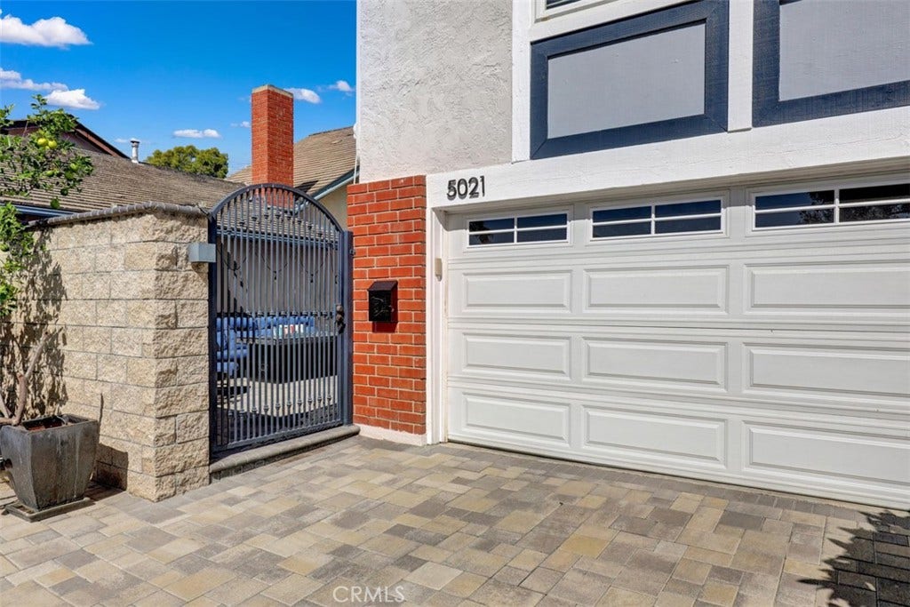 5021 Apollo Circle, Los Alamitos, CA 90720 Private Car attached garage with Washer & Dryer Included