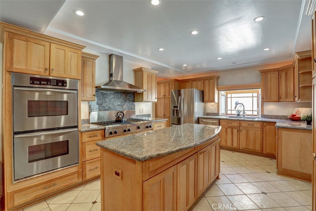 5021 Apollo Circle, Los Alamitos, CA 90720 Beautifully recently remodeled Kitchen