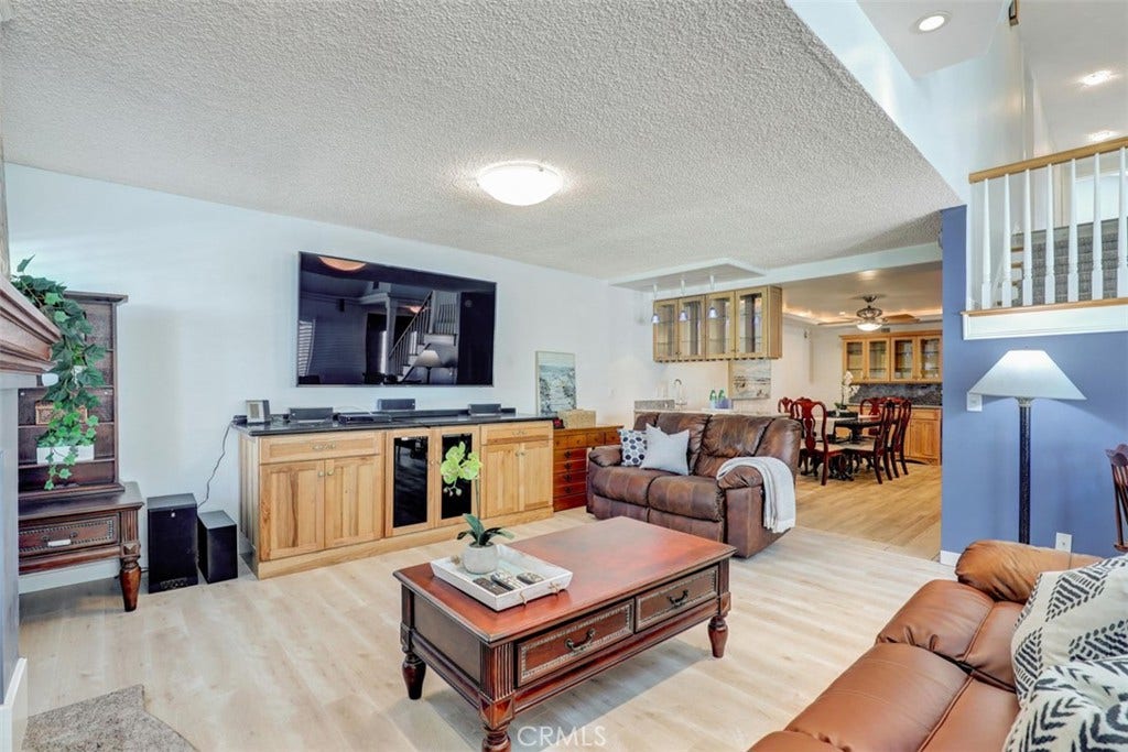 5021 Apollo Circle, Los Alamitos, CA 90720 Living room toward Wet Bar