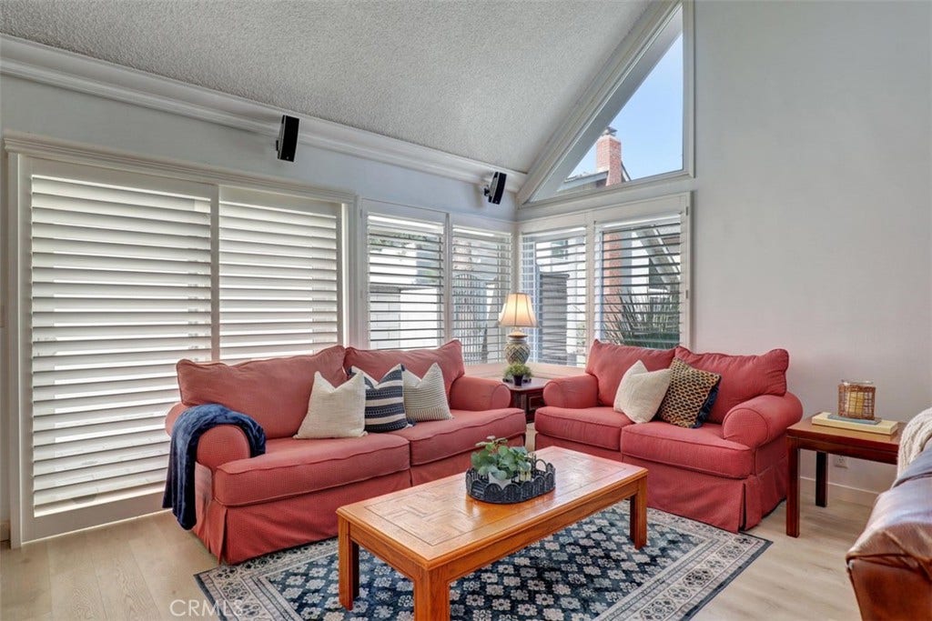 5021 Apollo Circle, Los Alamitos, CA 90720 Living Room