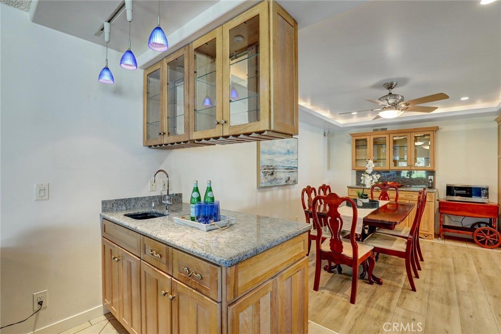 5021 Apollo Circle, Los Alamitos, CA 90720 Wet Bar between LR & DR