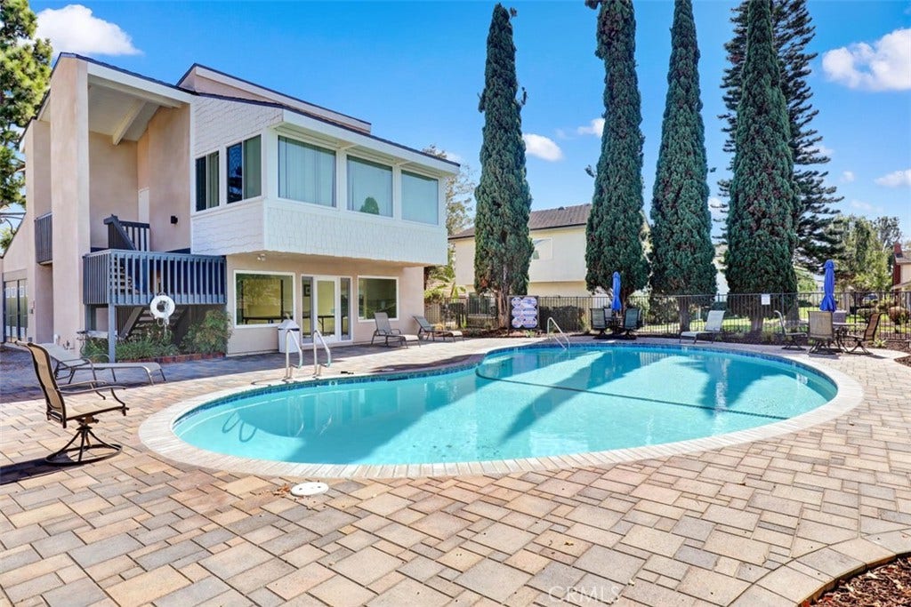 5021 Apollo Circle, Los Alamitos, CA 90720 Association Pool & Clubhouse