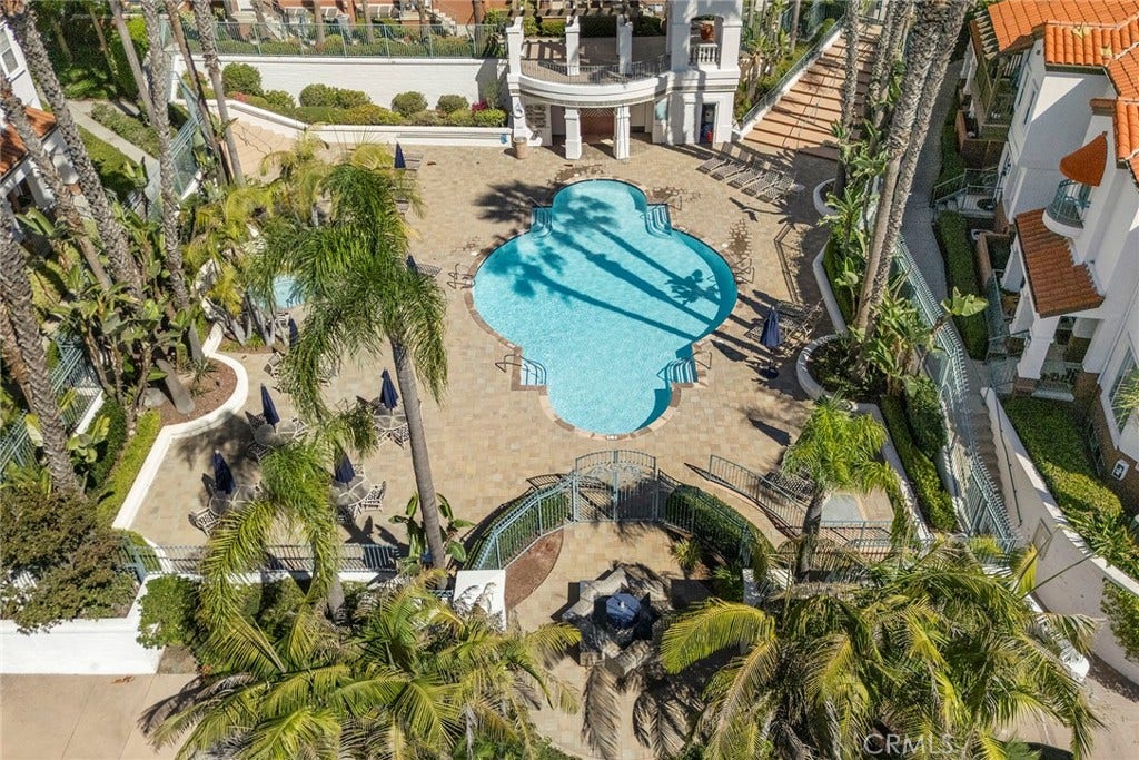 12703 Trent Jones Lane, Tustin, CA 92782 COMMUNITY POOL/SPA