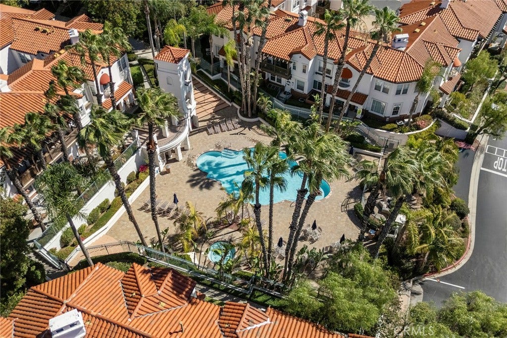 12703 Trent Jones Lane, Tustin, CA 92782 COMMUNITY POOL/SPA