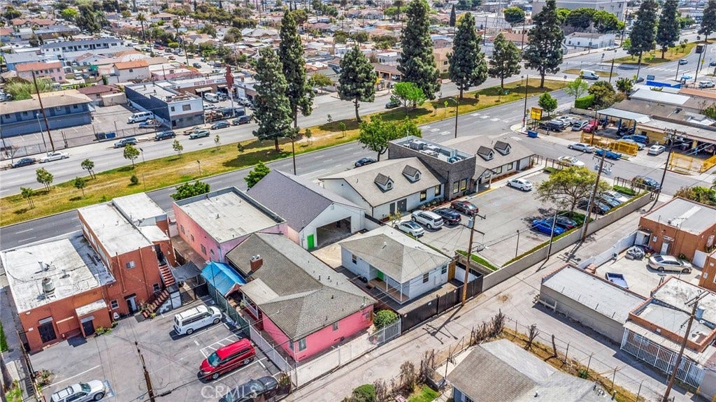 9611 S Vermont Ave, Los Angeles, CA 90044 9611 S Vermont Ave, Los Angeles, CA 90044