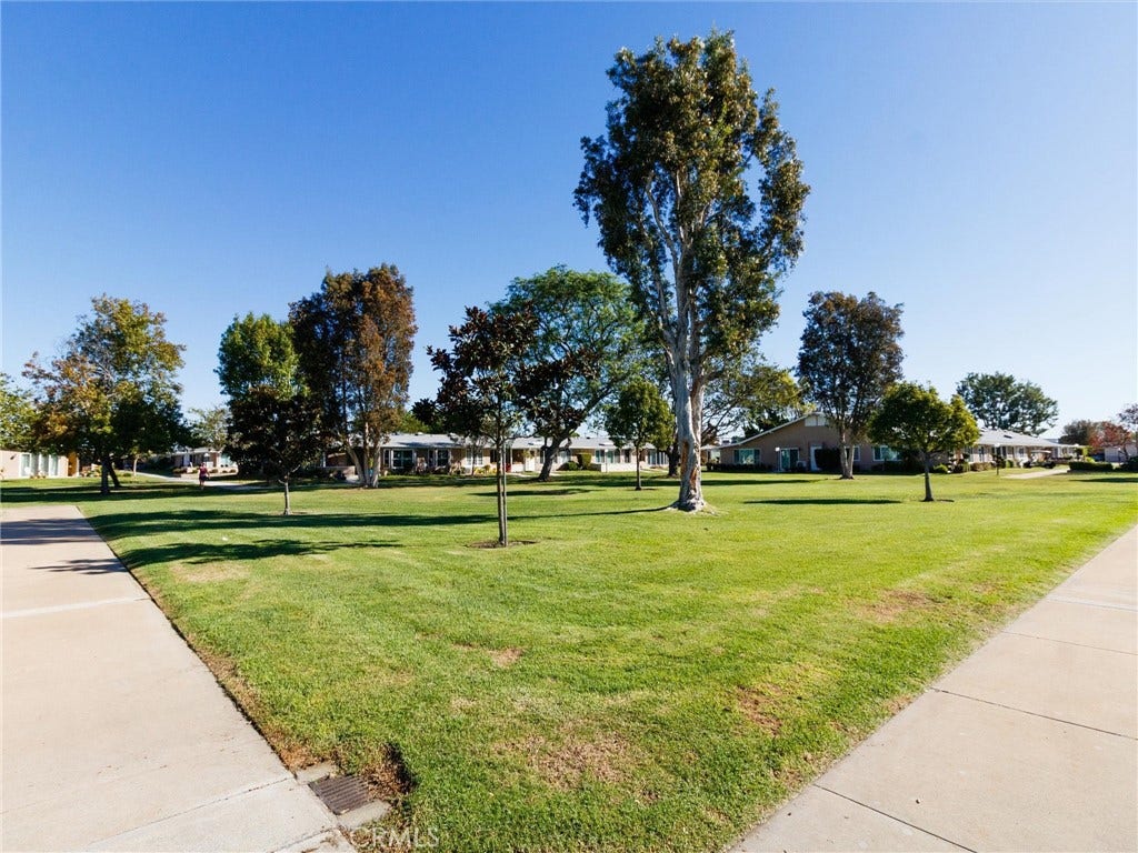 1400 Weeburn Road, #82-F, Seal Beach, CA 90740 1400 Weeburn Road, #82-F, Seal Beach, CA 90740