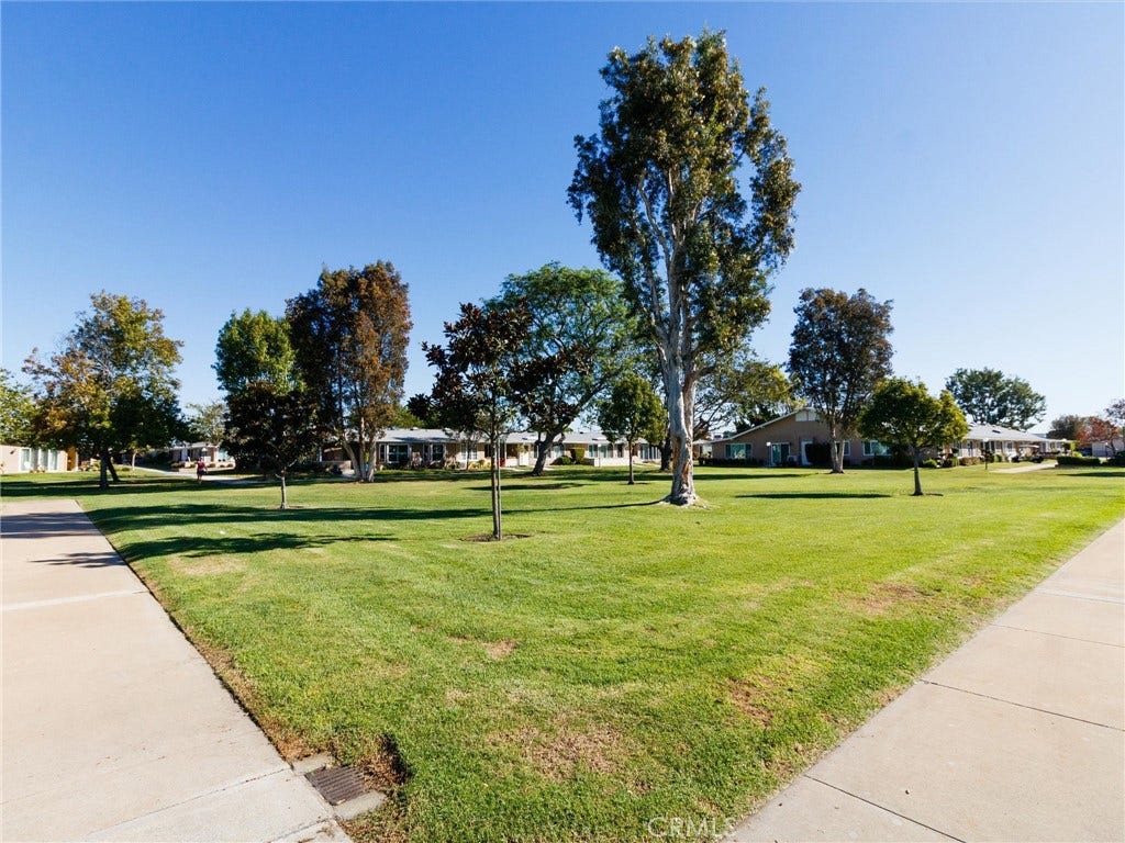 1400 Weeburn Road, #82-F, Seal Beach, CA 90740 1400 Weeburn Road, #82-F, Seal Beach, CA 90740