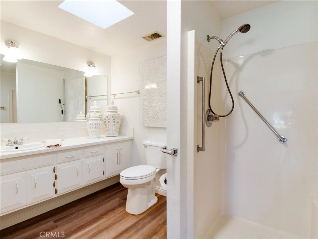 1400 Weeburn Road, #82-F, Seal Beach, CA 90740 1400 Weeburn Road, #82-F, Seal Beach, CA 90740