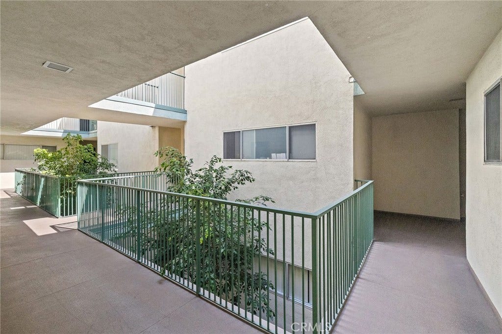 1187 E 3rd, #202, Long Beach, CA 90802 1187 E 3rd, #202, Long Beach, CA 90802