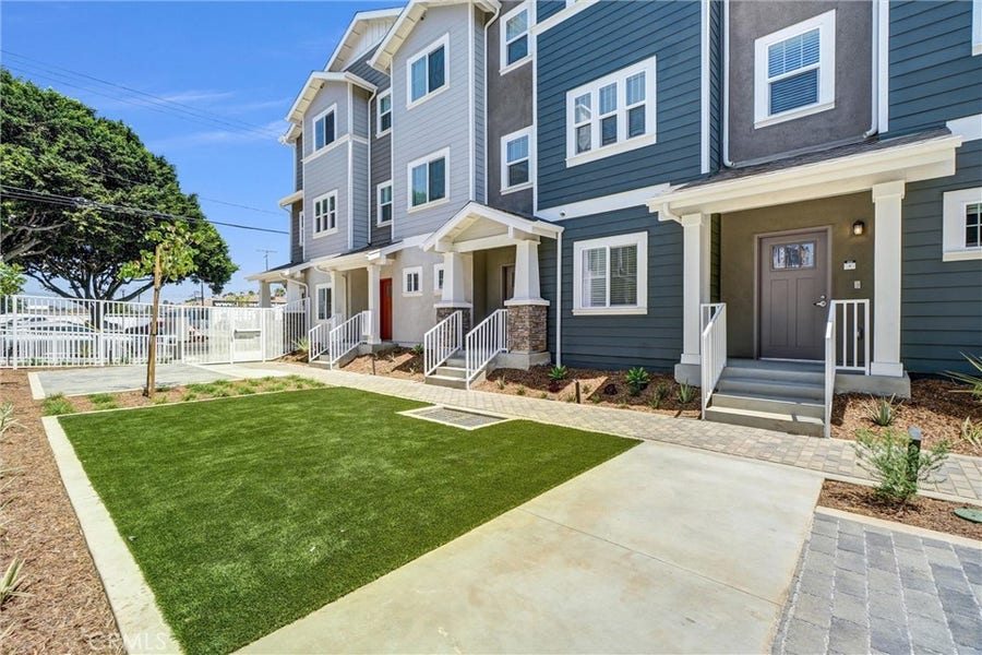 Property photo for 202 E 14th Street, #3, Long Beach, CA