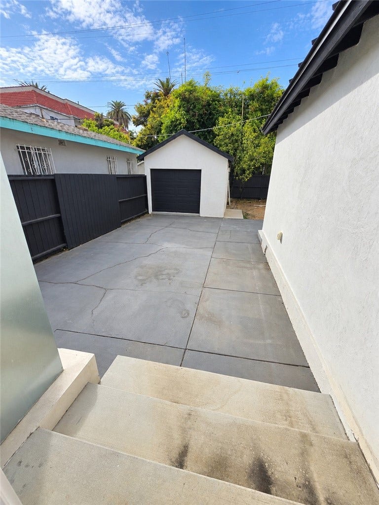 335 N Harvard, Los Angeles, CA 90004 335 N Harvard, Los Angeles, CA 90004