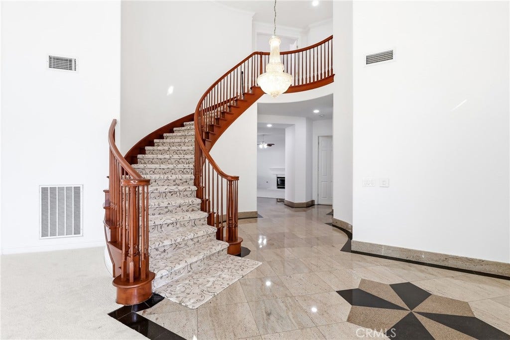 17529 Cloverdale, Yorba Linda, CA 92886 BEAUTIFUL SPIRAL STAIRS