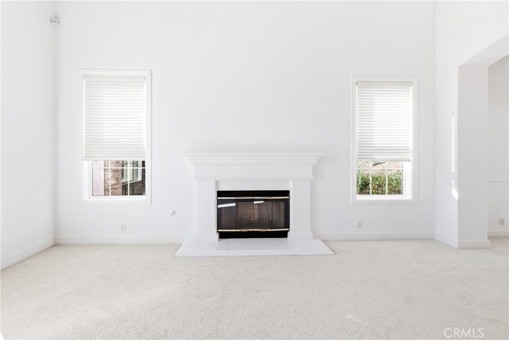 17529 Cloverdale, Yorba Linda, CA 92886 LIVING ROOM