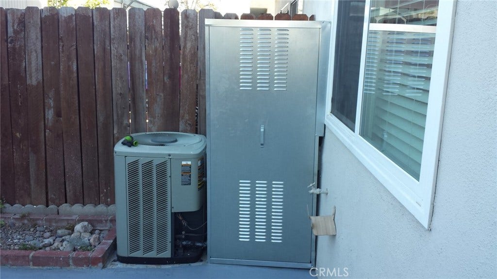 4474 Larwin Avenue, Cypress, CA 90630 4474 Larwin Avenue, Cypress, CA 90630