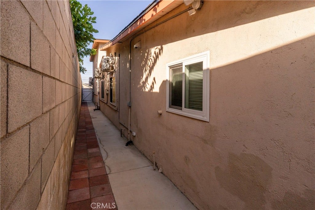 805 N Euclid Street, Santa Ana, CA 92703 805 N Euclid Street, Santa Ana, CA 92703
