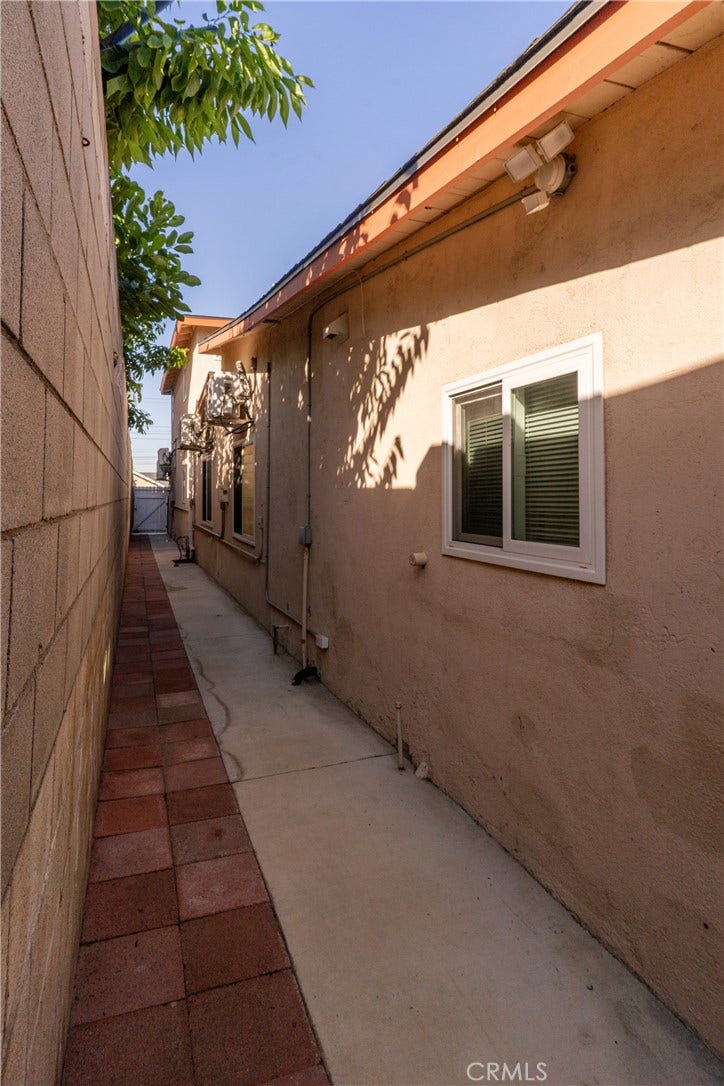 805 N Euclid Street, Santa Ana, CA 92703 805 N Euclid Street, Santa Ana, CA 92703