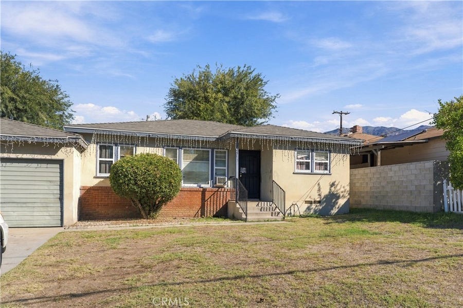 Property photo for 135 W Woodbury, Altadena, CA