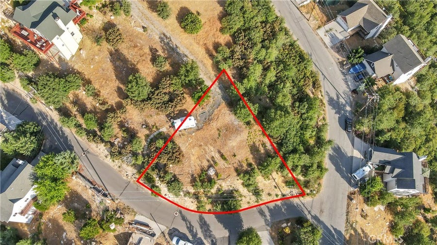 Property photo for 26867 Inyo Ct, Lake Arrowhead, CA