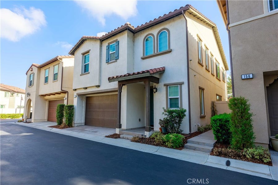 Property photo for 152 W Ridgewood, Long Beach, CA