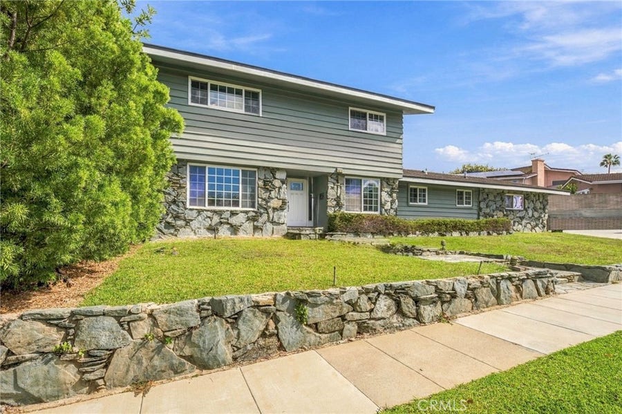 Property photo for 5573 E Oleta, Long Beach, CA